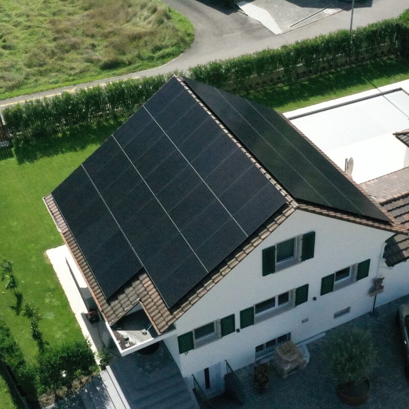 Einfamilienhaus mit Solar von Swiss Sun Concept Schweiz